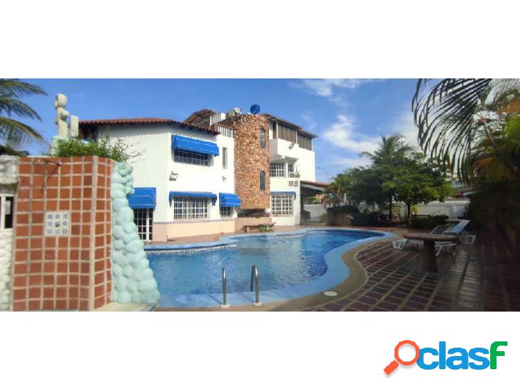 Se vende casa 1400m2 5h/8b/10p Puerto Encantado 1877