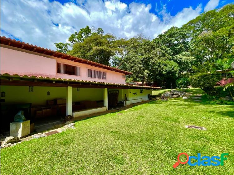 Se vende casa 1704m² 5h+s∕5b+s∕6p en Los Chorros