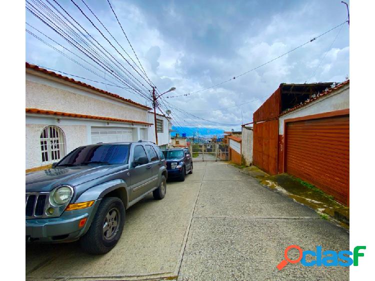 Se vende casa 206,44m² 4h/3b/2p - Km 8 de El Junquito