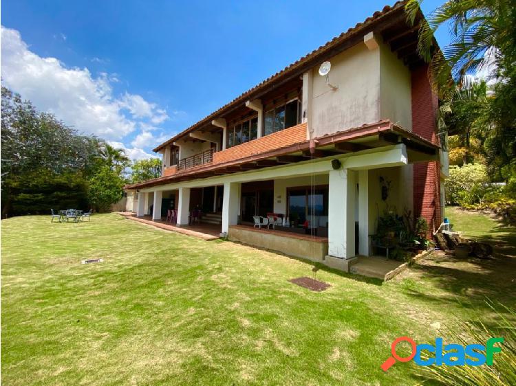 Se vende casa 2250m² 4h/5b/12e La Lagunita