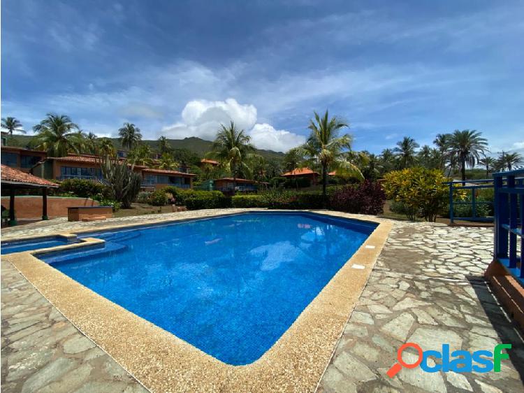 Se vende casa 229m² 3h/3b/1p Playa Guacuco, Nueva Esparta