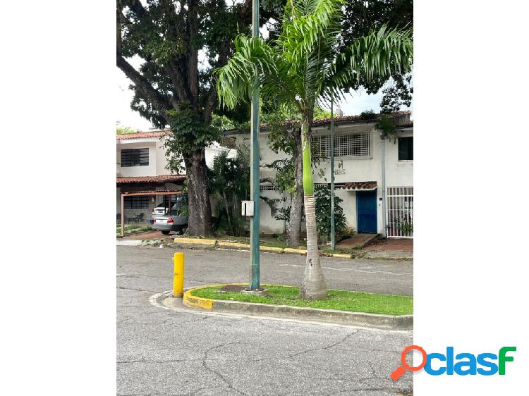 Se vende casa 300m² 4h+s/2b+s/2e Santa Cecilia