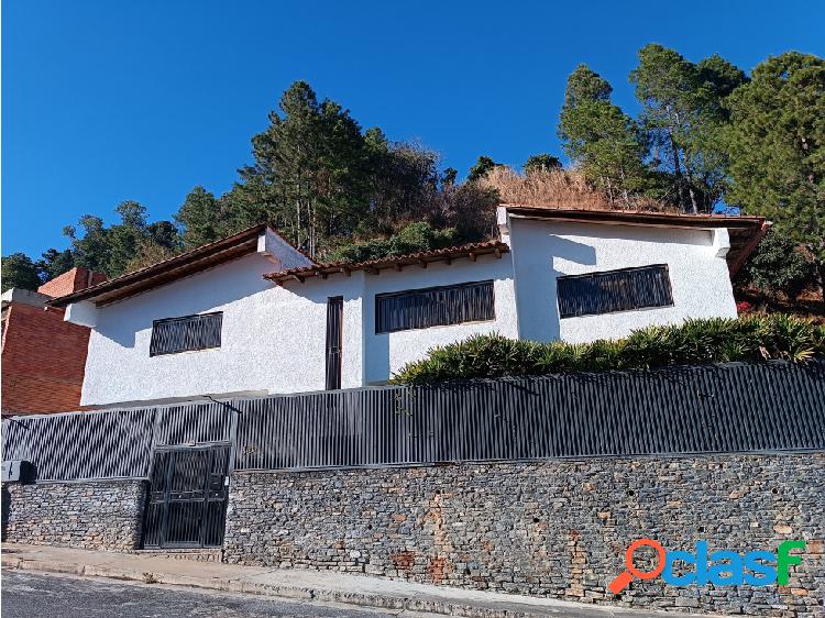 Se vende casa 309m2 Lomas de Prados del Este 5694