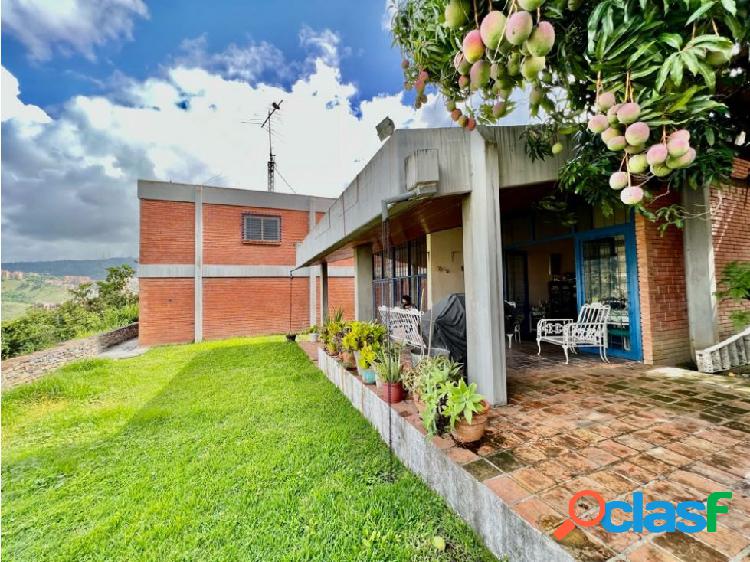 Se vende casa 350m2 4h+s/6B/5p Colinas de Tamanaco