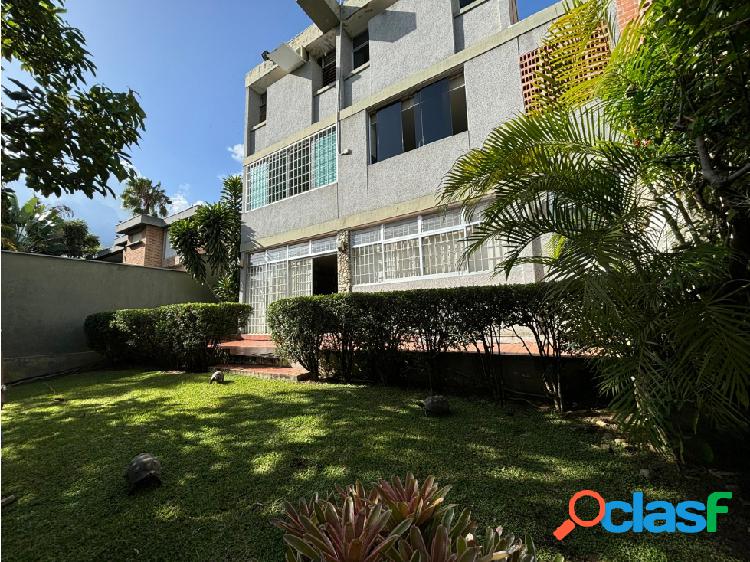 Se vende casa 356m² 4h+1s/4b+1s/2e Chuao