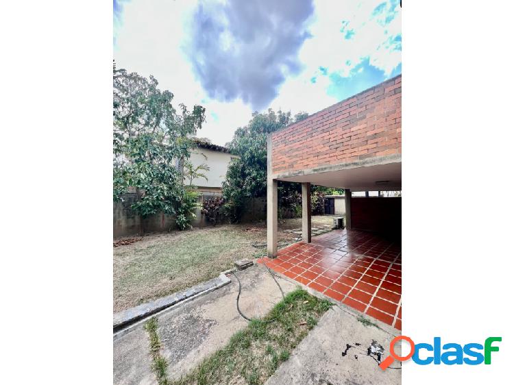 Se vende casa 360m2 Caurimare 6151