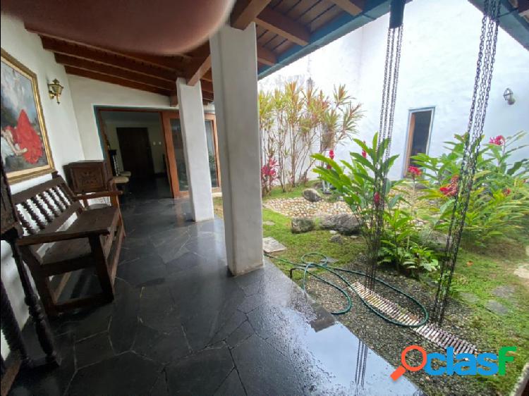 Se vende casa 4000m² 6h/6b/12p Valle Arriba