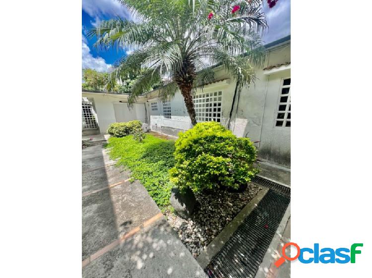 Se vende casa 400m2 Altamira 9642