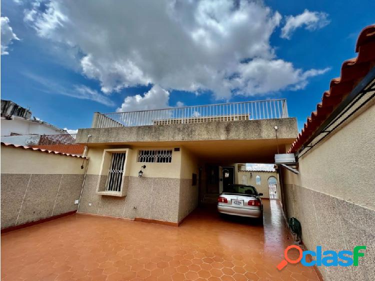 Se vende casa 420m2 3h+s/6B/4p Colinas de Santa Monica