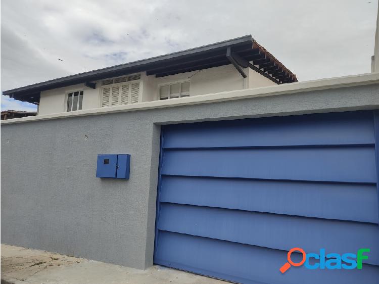 Se vende casa 422m2 4h/3b/2p Alto Prado 9490