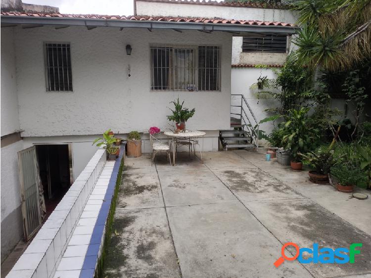 Se vende casa 450m2 4h/4b/2p Los Palos Grandes 2281