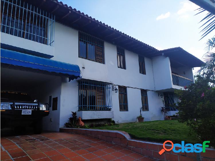 Se vende casa 450m2 4h/5.5b/5p Lomas del Mirador 9442