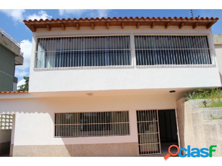 Se vende casa 450m2 4h+s/6b/4p Clnas Bello Monte 8673