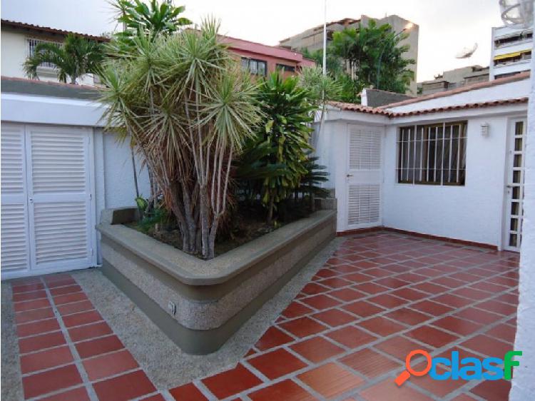 Se vende casa 450m2 6h/6b/3p Los Samanes 9926