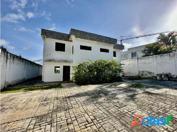 Se vende casa 500m2 6h/8B/10p Loma Linda