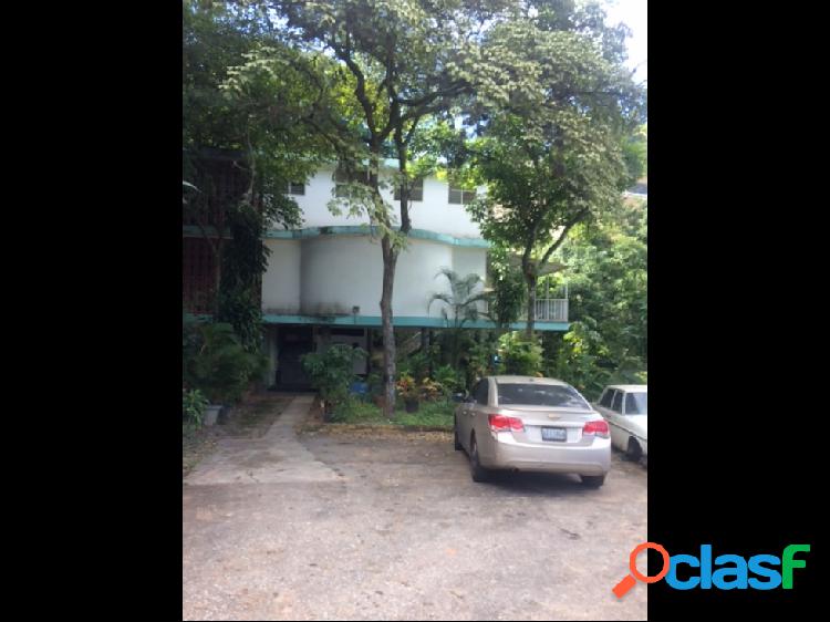 Se vende casa 585m2 9h/3b/20p Clnas de Bello Monte 3000