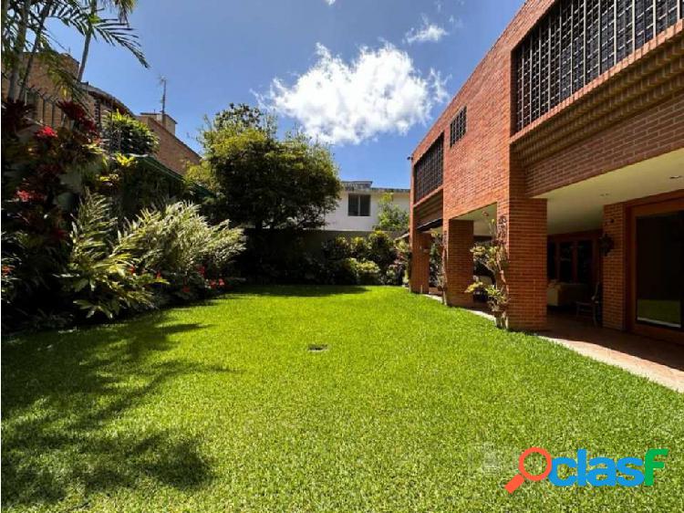 Se vende casa. 630m2. 4H+2S/4.5B+S/3P. La Floresta