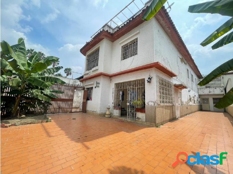 Se vende casa 700m² 10h/7b/7e El Paraiso