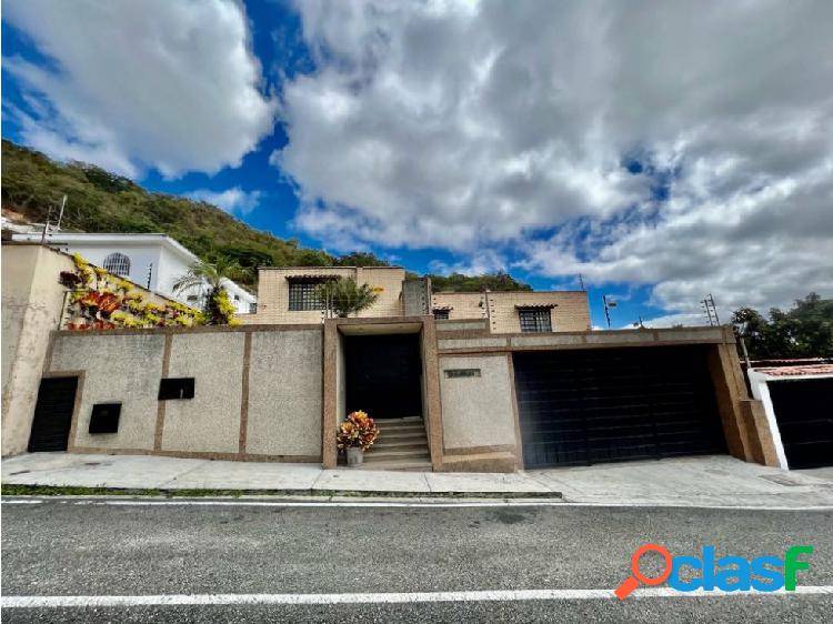 Se vende casa 700m2 5h+s/7b/4pmPrados del Este