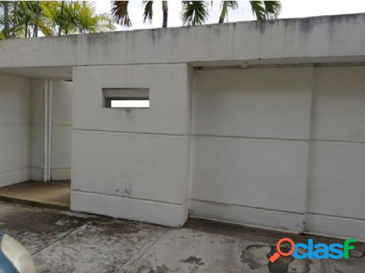 Se vende casa 700m2 C - 5h+2s+5b+2s+4p - Alta Florida - RG