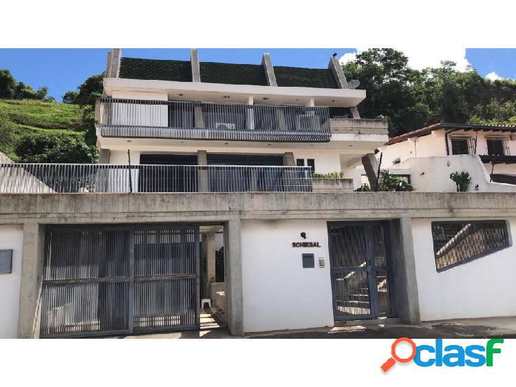 Se vende casa 875m2 7h/7b/5pe Cumbres de Curumo 8270