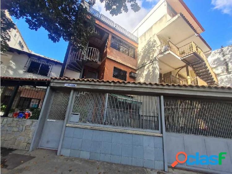 Se vende casa comercial 200m2 Los Rosales 6558