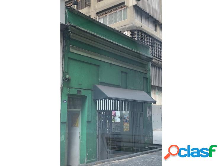 Se vende casa comercial en calle muy transitada de