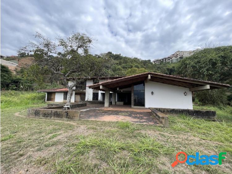 Se vende casa en Lomas de Las Mercedes 3000m² -