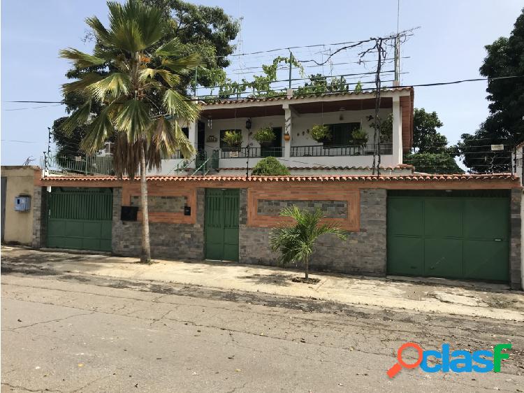 Se vende casa quinta 6h,4b,6pe 418 M2 en Palmar Oeste, La