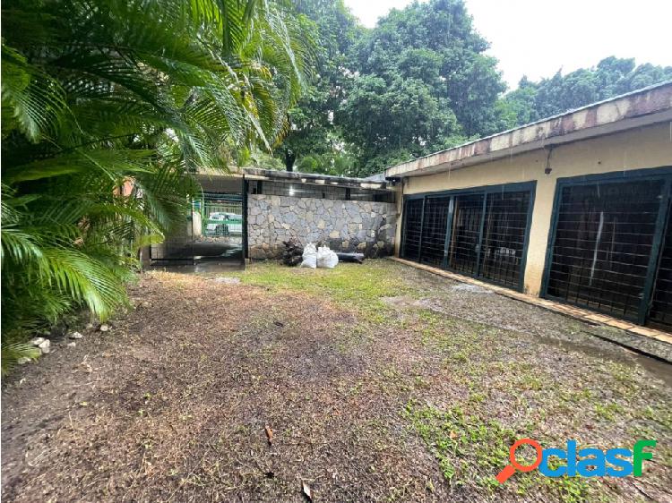 Se vende casa/terreno 667m² 4h/3b/5e La Floresta