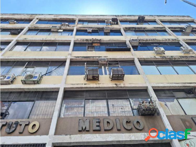 Se vende consultorio 53m2 Av. Casanova Plaza Venezuela 7502