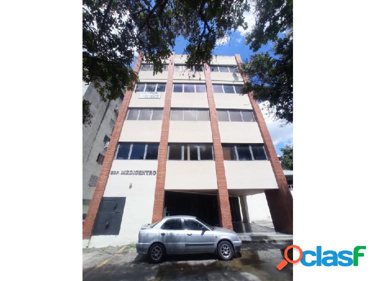 Se vende consultorio/apartamento 91m2 San Bernardino 8467