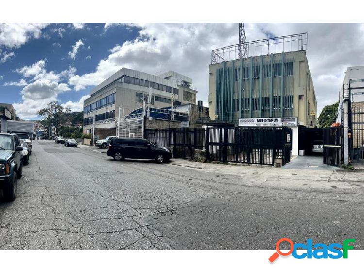 Se vende edificio industrial 954m2 La Urbina 4363