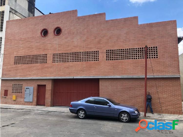 Se vende galpón 1.900m2 Prado de María 5259