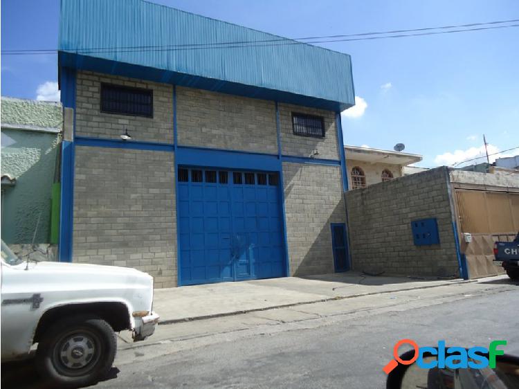 Se vende galpón 800m2 Los Rosales