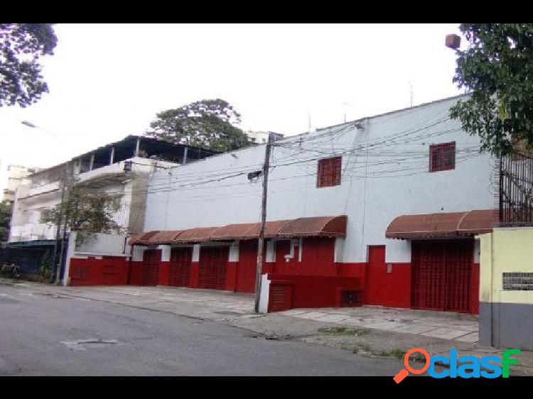 Se vende local comercial 1450m2 San Benardino 0246