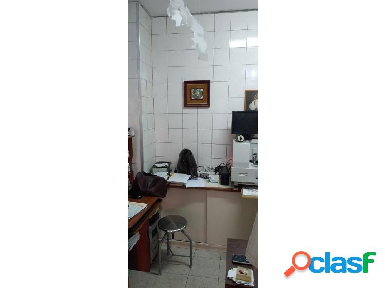 Se vende local comercial 20m2 Las Acacias 3787