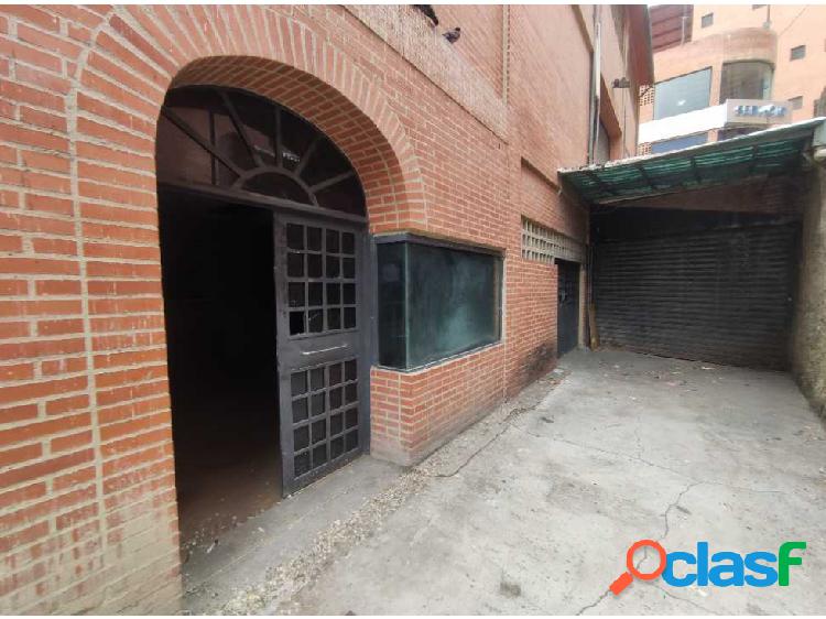 Se vende local comercial en Piedra Azul