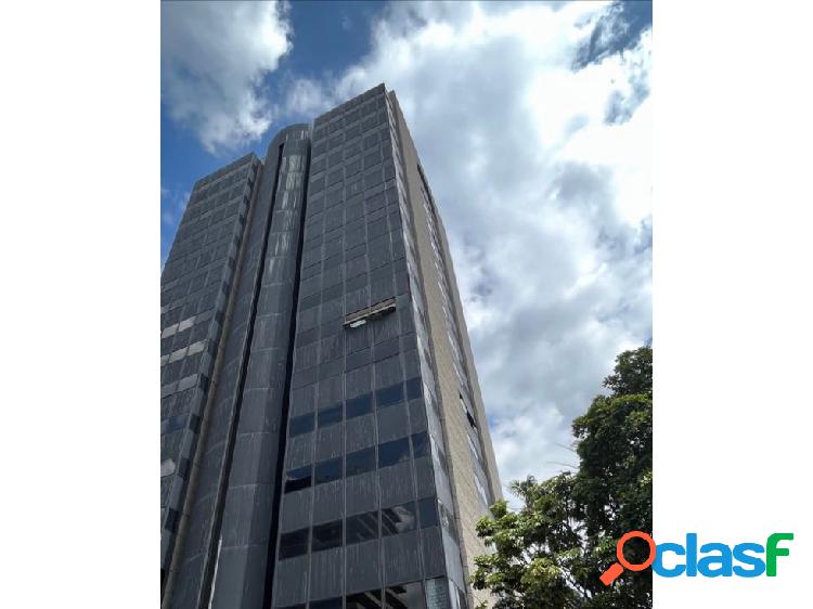 Se vende oficina 548m2 El Rosal 0701