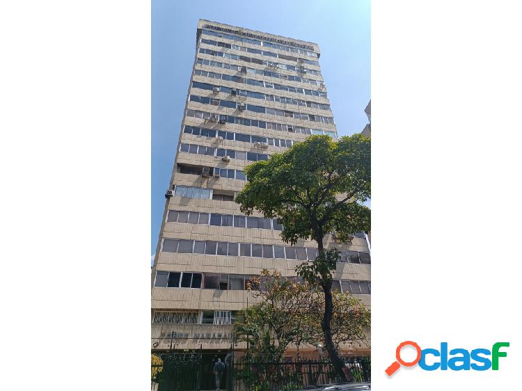 Se vende oficina/consultorio 50m2 Los Caobos 5916