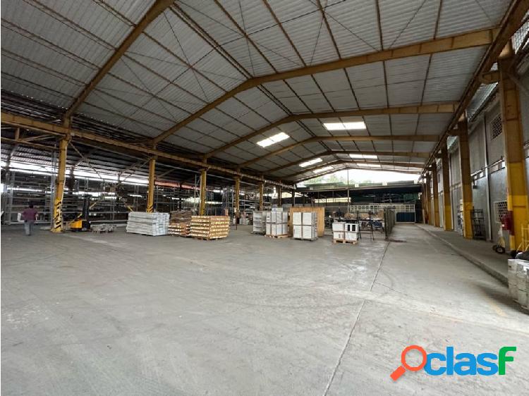 Se vende y/o alquila galpón industrial 6.300m2 Guatire