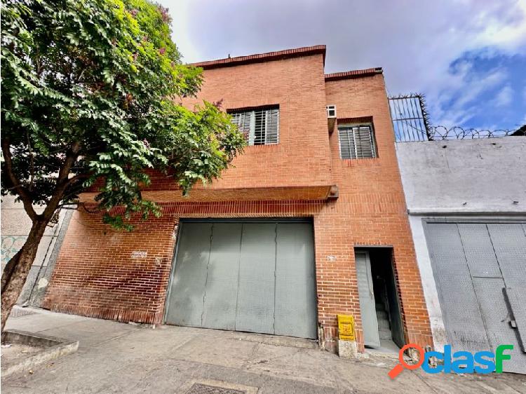 Se vende y/o alquila galpón industrial 700m2 Catia