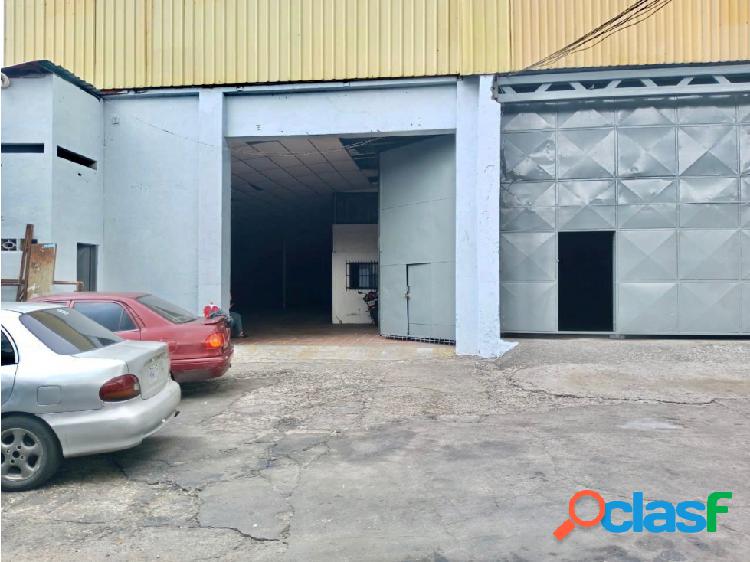 Se vende/Alquila Galpón 2800m² Catia