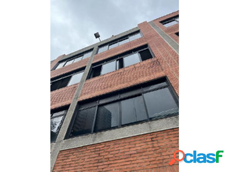 Se vende/Alquila edificio industrial 3.200m2 Boleita Sur