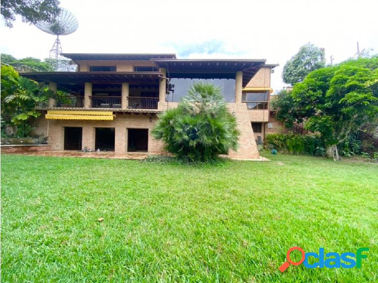 Se vende/alquila casa 2500m² 5h/6b/8e La Lagunita