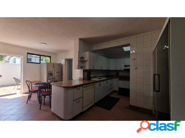 Se vende/alquila casa 380m2 5h/4b/4p Los Naranjos 6631