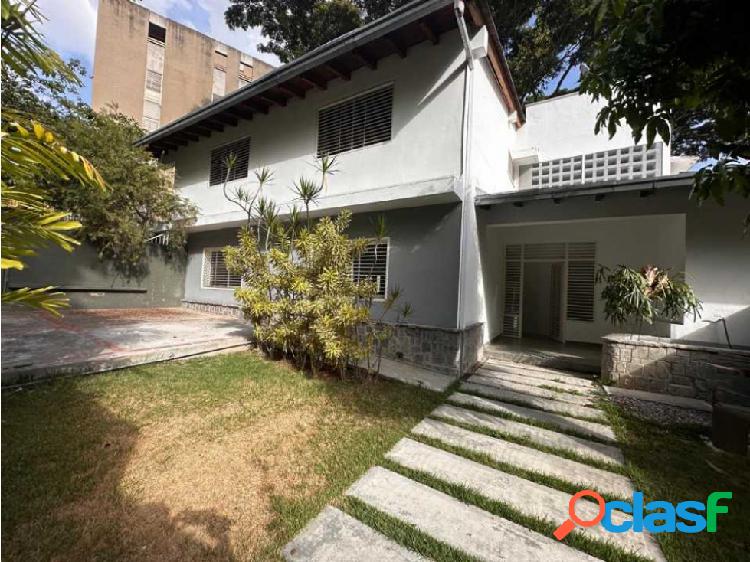 Se vende/alquila casa. 830mts. 9H+S/7B/7P Altamira