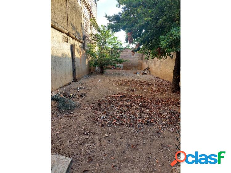 TERRENO EN LA CALLE LAS MARGARITAS VE02-1653CRP-RGON