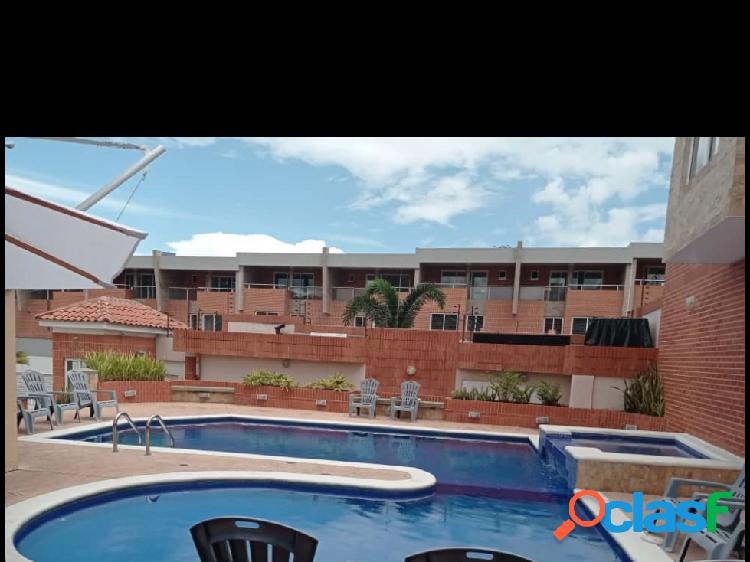 TOWN HOUSE 3 NIVELES CONJ RESD VILLAS CAMORUCO VALENCIA