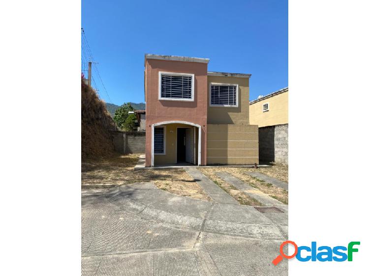 TOWN HOUSE EN LAS MARGARITAS, GUATIRE (PARA REMODELAR) -